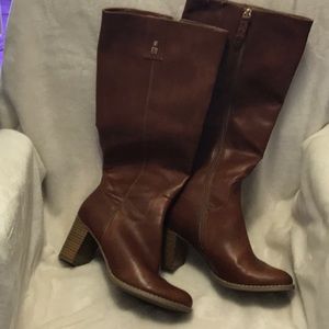 Jaclyn Smith heeled boot’s brown size 8